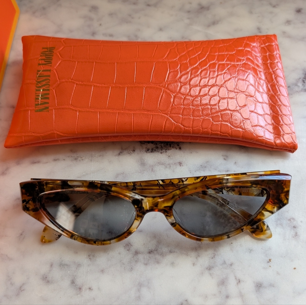 Tortoise Shell Cat-Eye Sunglasses with Orange Case